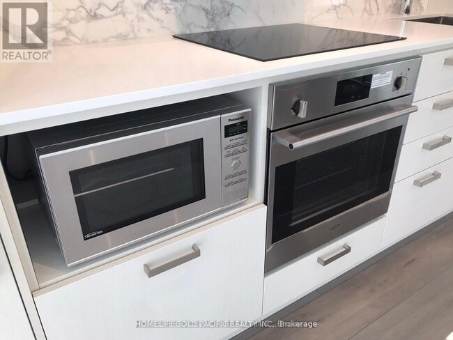 Building Photo - 60 Honeycrisp Cres