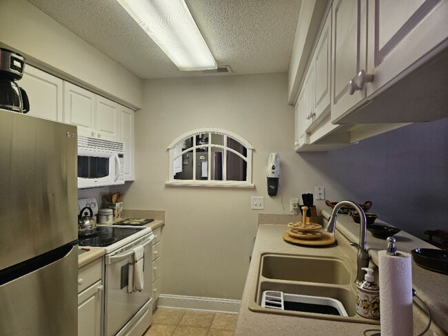 Foto del edificio - 619 Woodmoor Dr