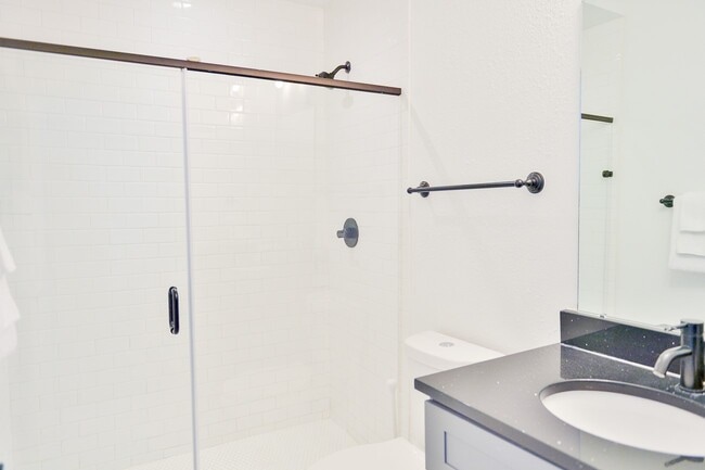 Building Photo - 2300 Stanford St