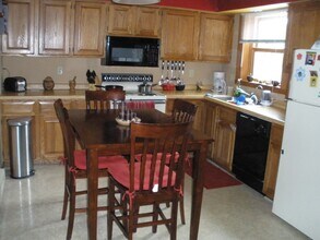 Building Photo - 6763 Hammersley Rd