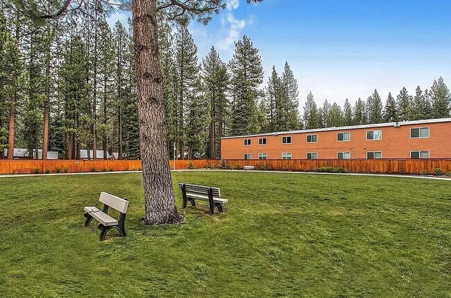 Building Photo - 1223 Bonanza Ave