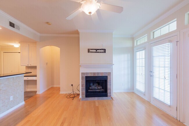Foto del edificio - Gorgeous 2/BR 2/BA Single-Family Home in A...