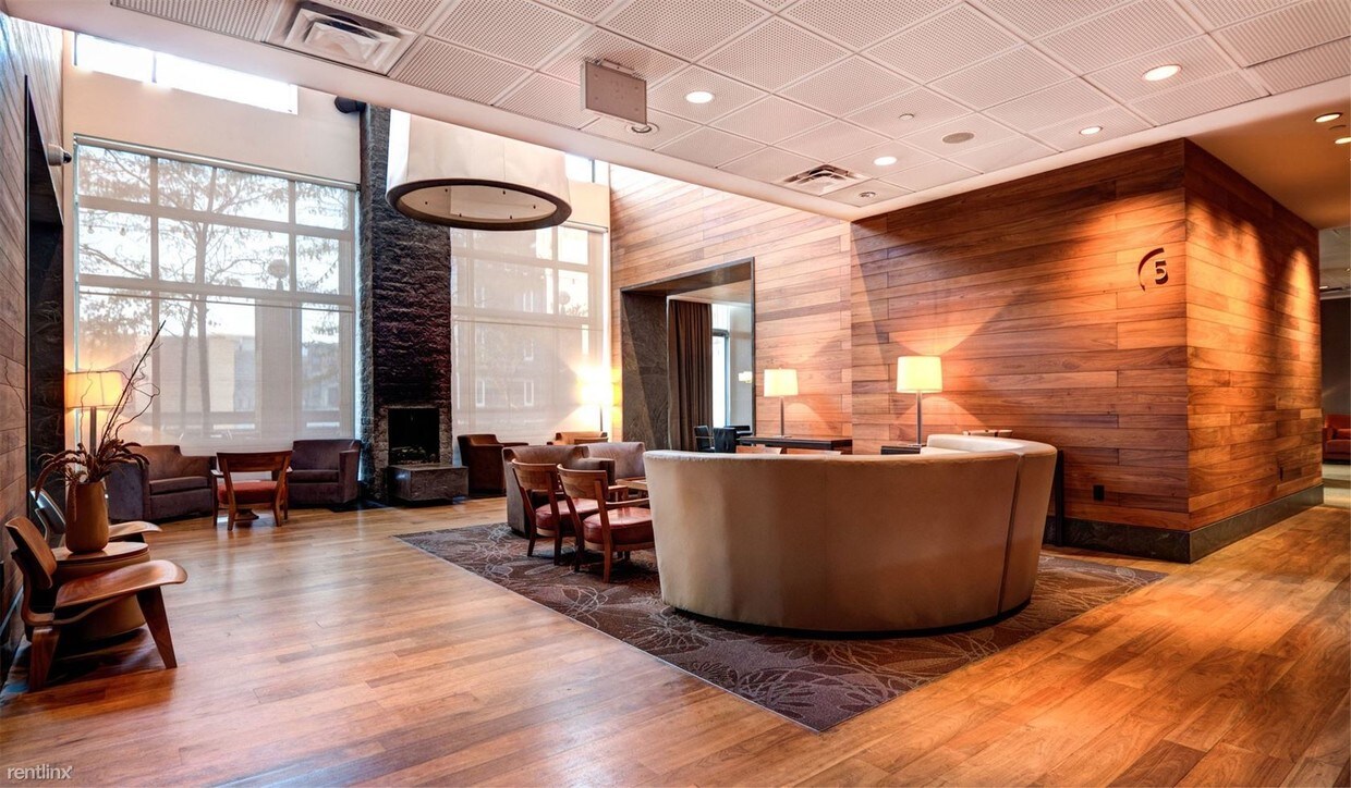 Foto principal - 271 W 57th St