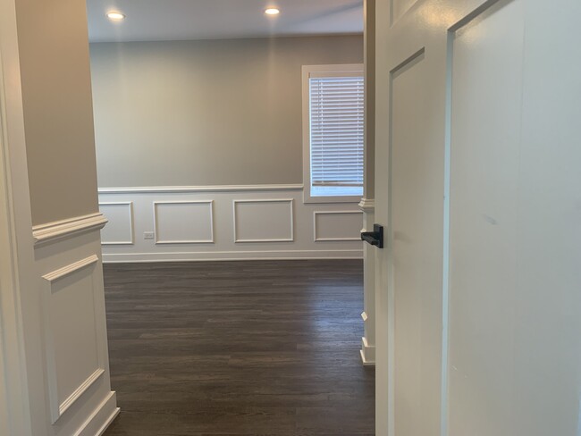 Foto del edificio - 2728 N Newland Ave
