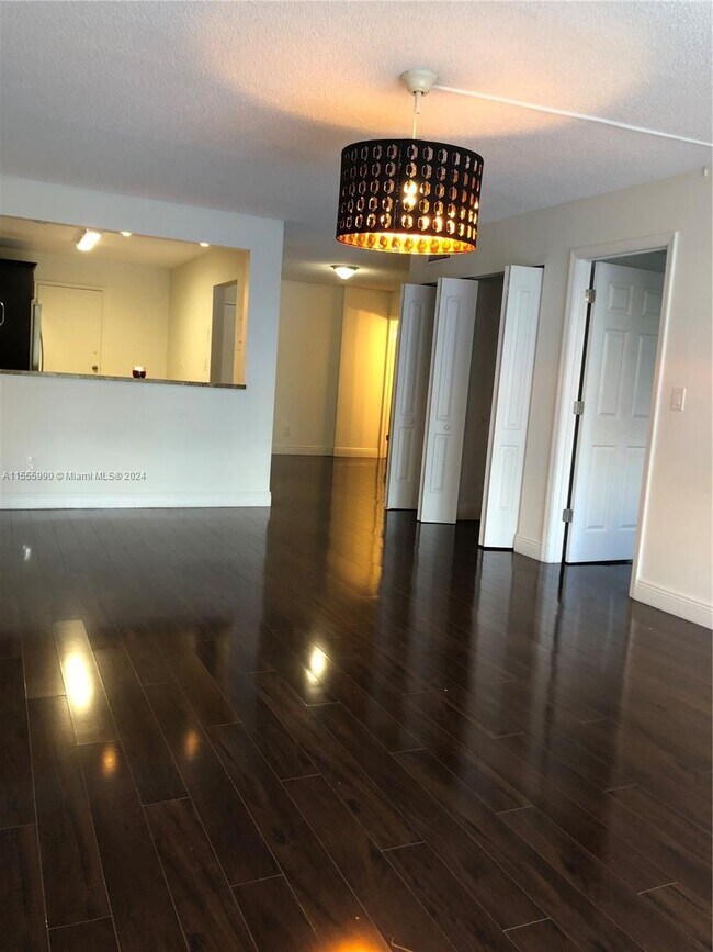Foto del edificio - 1465 NE 123rd St