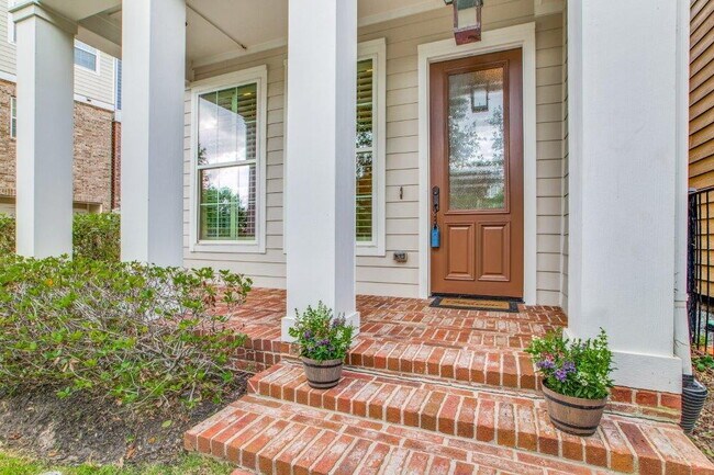 Foto del edificio - Luxury East Shore Living | Lake Woodlands Views | Near Market Street & Hughes Landing