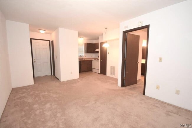 Building Photo - 94 Peachtree Ln