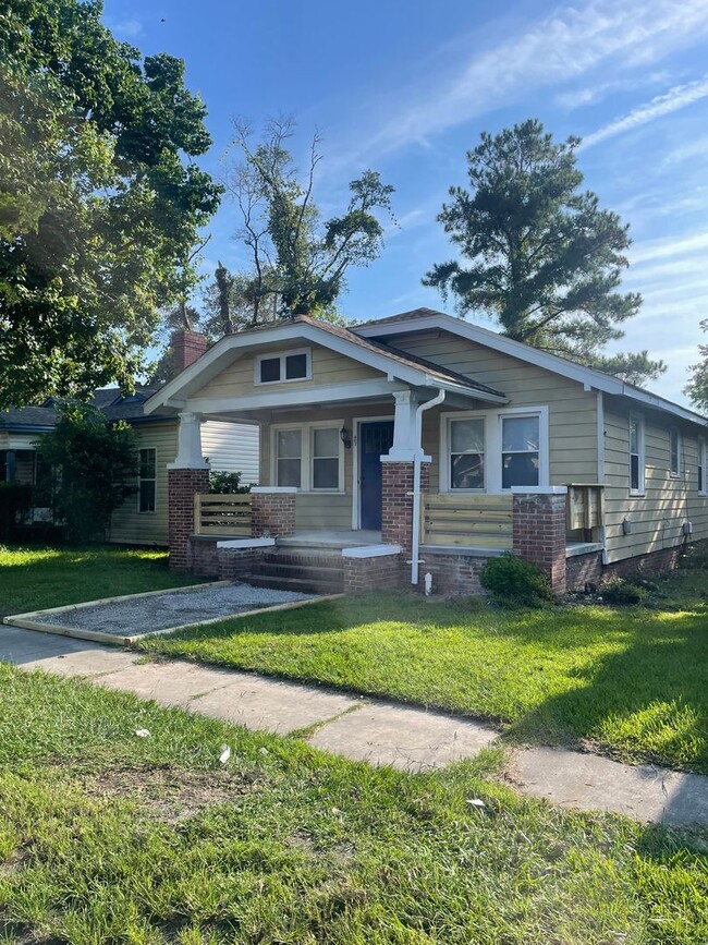 Building Photo - Historic Downtown Wilmington Single Family