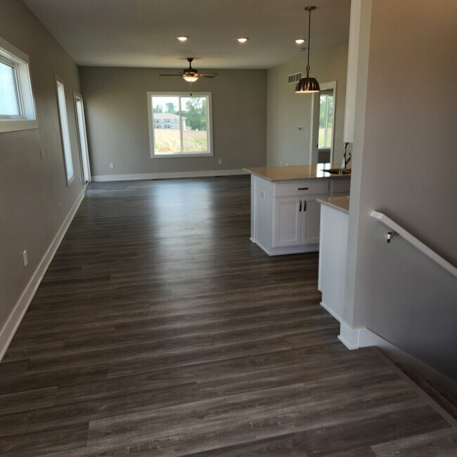 Building Photo - 2700 Yordi Dr