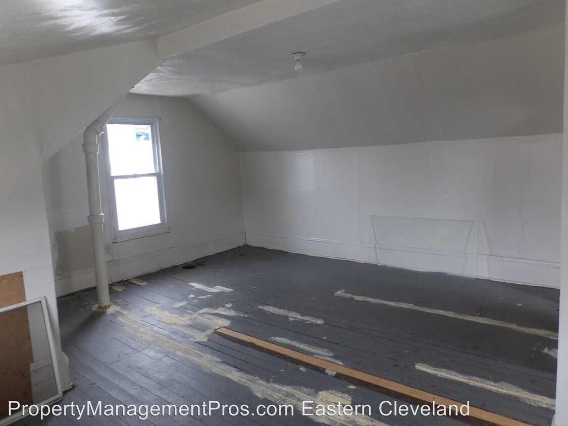 Foto principal - 13400 Eaglesmere Ave
