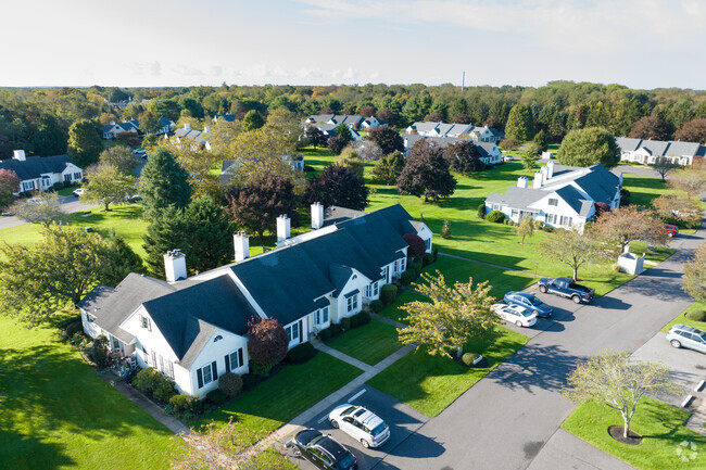 Foto del edificio - Founders Village