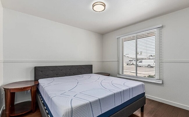 Building Photo - 343 W Santa Cruz Dr