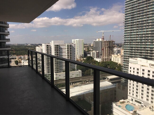 Foto del edificio - 1300 S Miami Ave