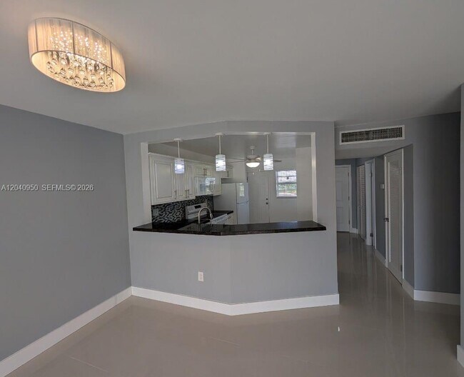 Foto del edificio - 1750 NE 191st St