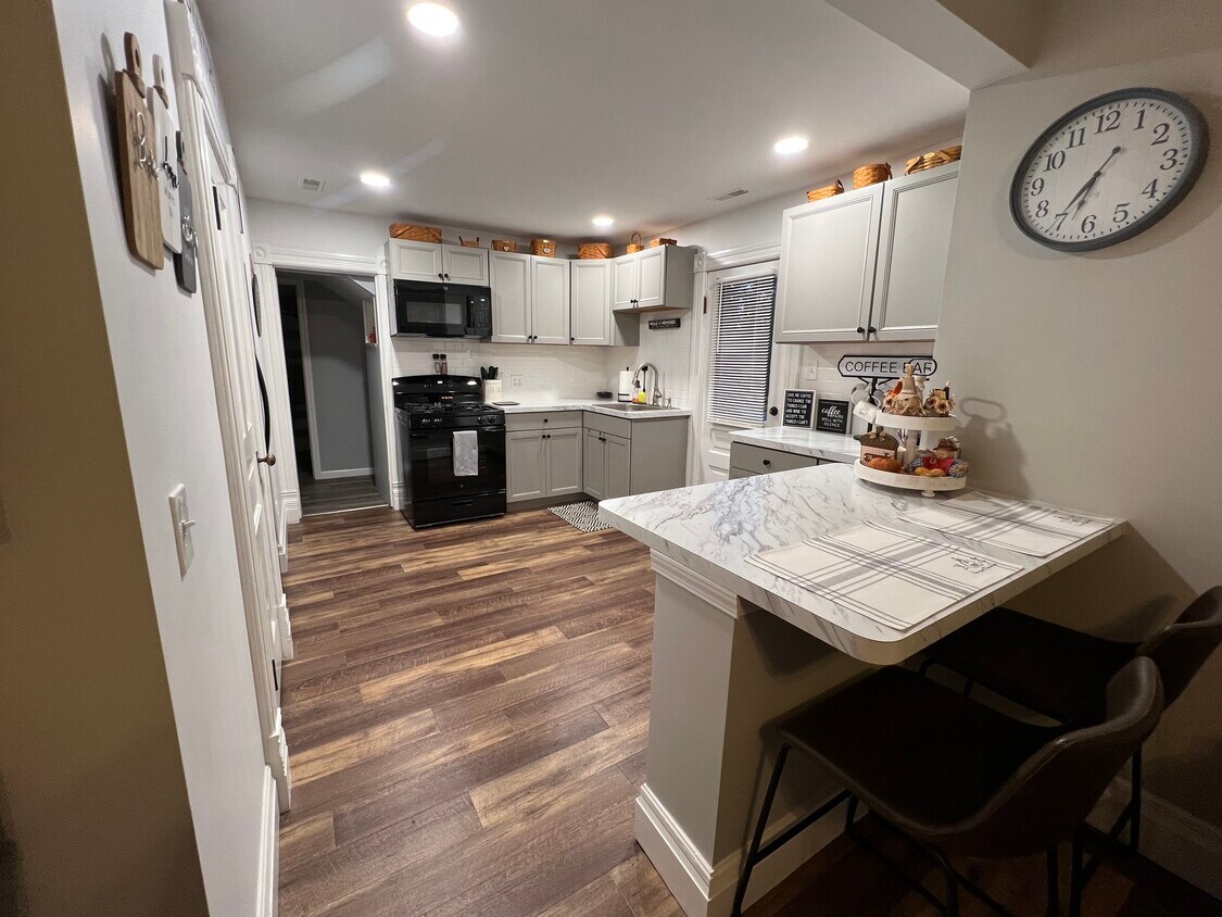 Foto principal - 721 E Clinton St