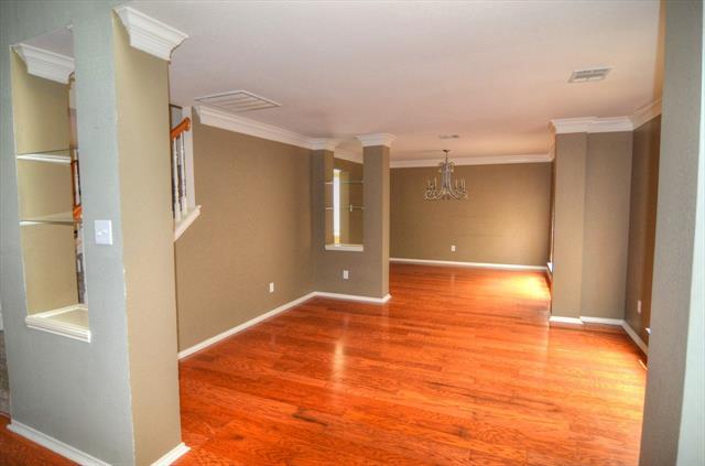 Foto del edificio - 2421 Hunters Run Dr