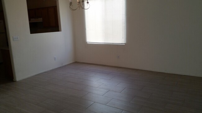 Foto del edificio - 4 Bedroom home for rent