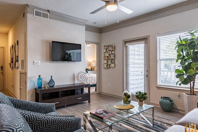 2BR, 2BA - 1127SF - The Grove on Southlake