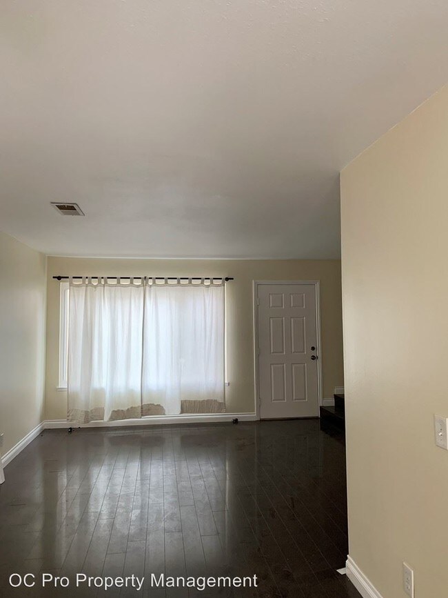 Building Photo - 2 br, 1.5 bath House - 9646 Bickley Dr.