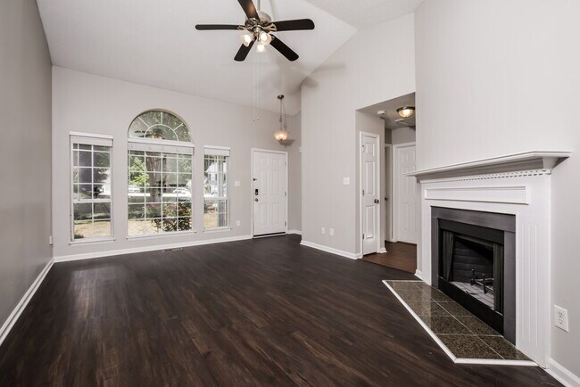 Foto del edificio - 504 Heathwick Dr