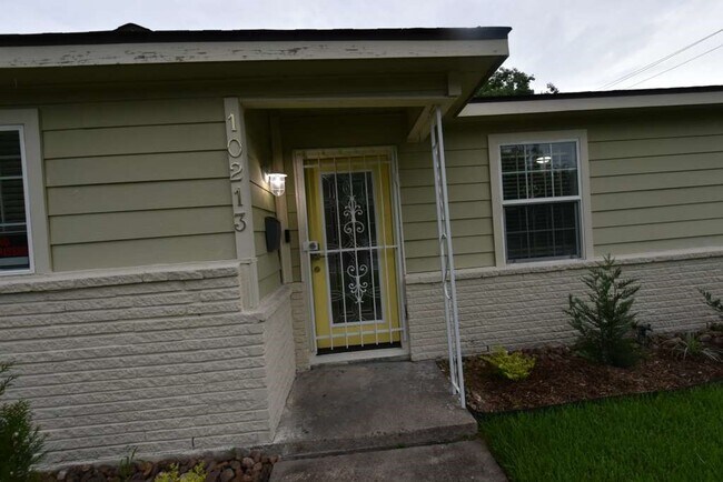 Building Photo - 10213 Fairland Dr