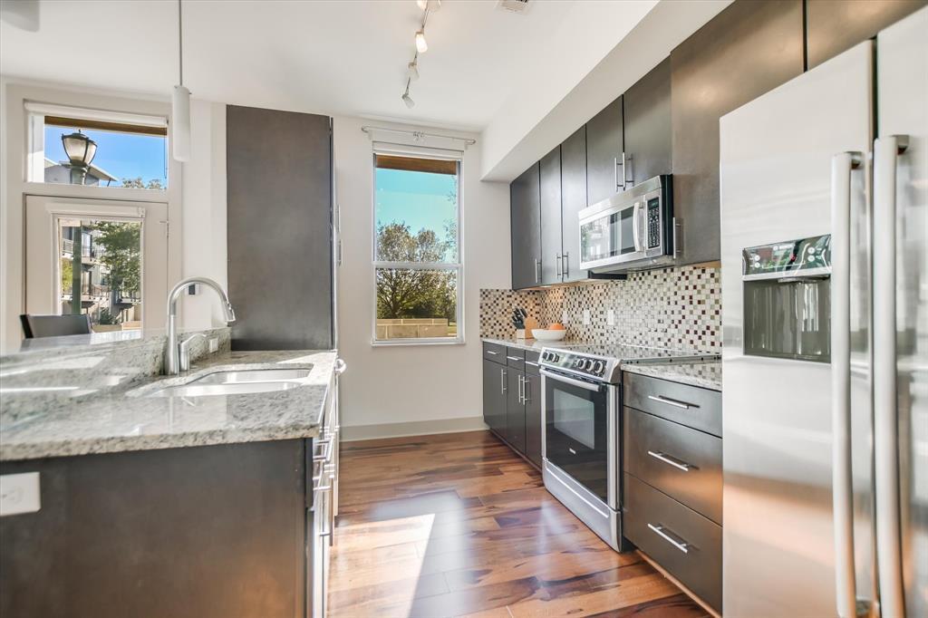 Foto principal - 1320 Robert Browning St