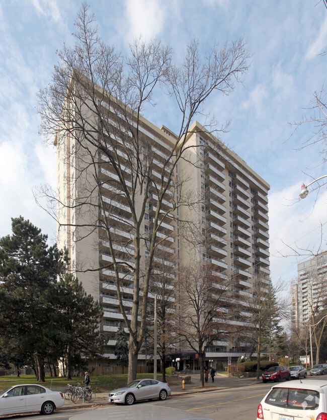 Building Photo - Grenadier Square High Park