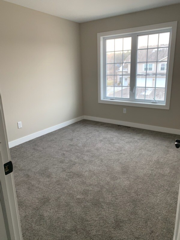 Foto del edificio - 555 Meadow Ln