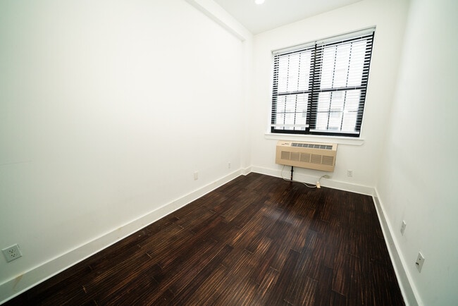 Building Photo - 2577 22nd St
