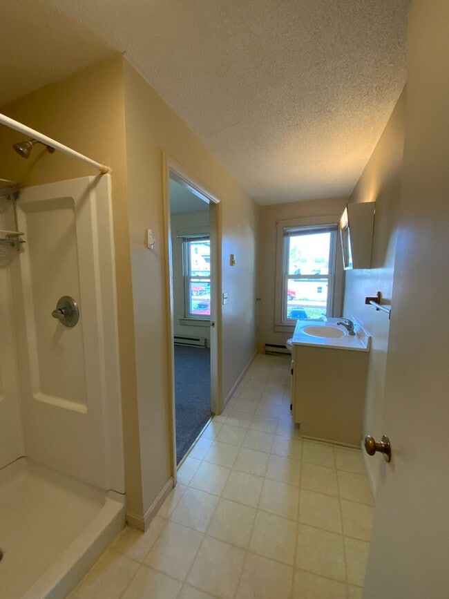 Building Photo - 37 Railroad Ave