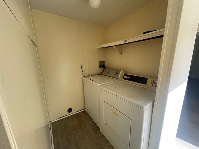 Building Photo - 2/2 Mobile Home for Rent!