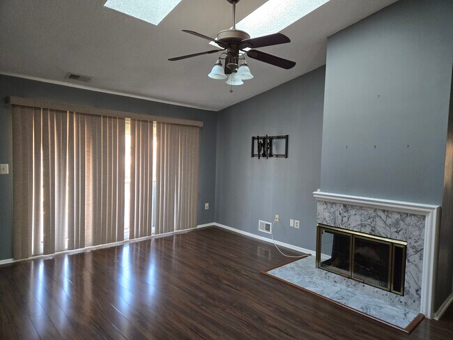 Foto del edificio - 289 English Pl