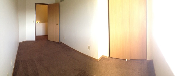 Building Photo - 809 Edgebrook Dr
