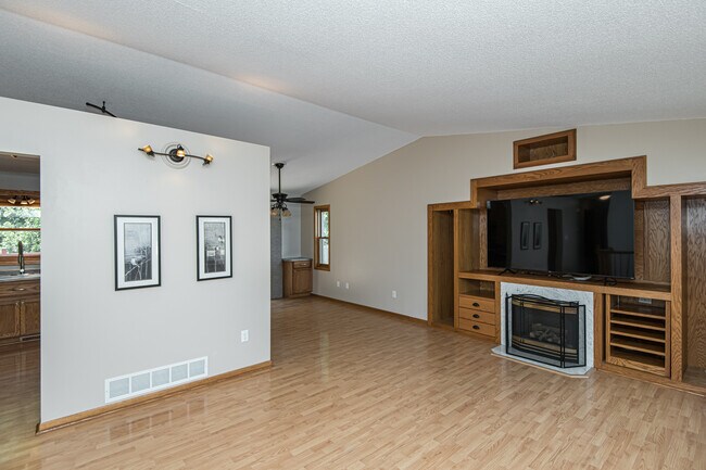 Foto del edificio - 5019 25th Ave NW