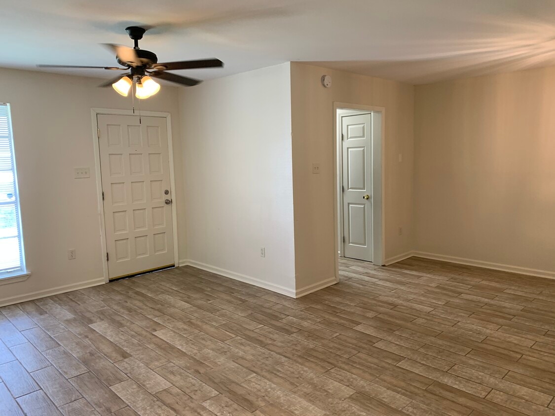 14912 Forest Grove Ave, Baton Rouge, LA 70818 Townhome Rentals in