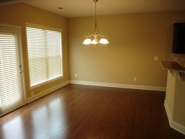 Foto del edificio - 1485 Waverly Glen Dr