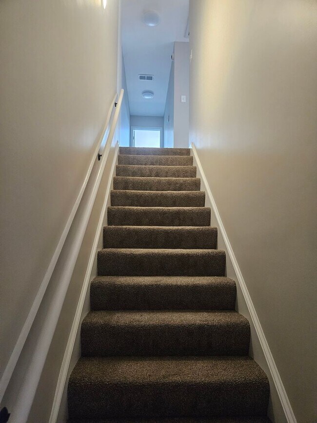 Foto del edificio - COMING SOON- MUST HAVE GOOD CREDIT!