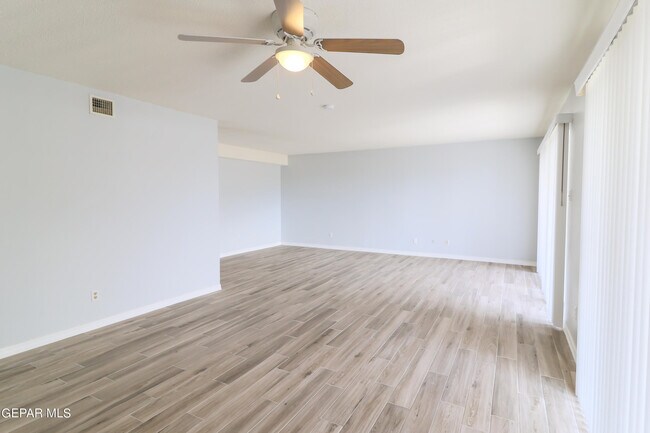 Building Photo - 4800 N Stanton St