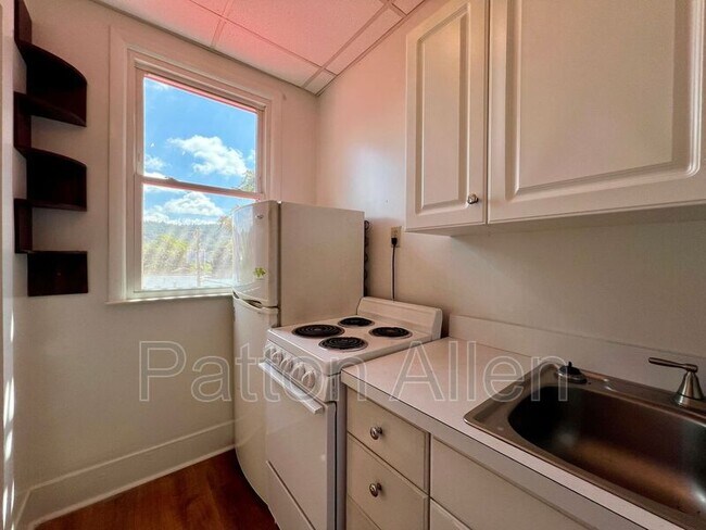Foto del edificio - 43 Ravenscroft Dr