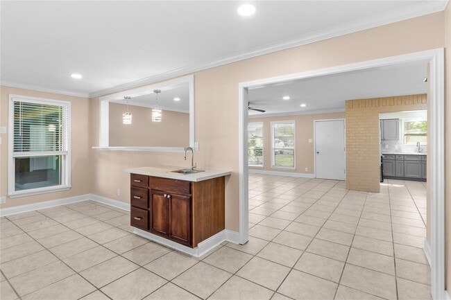 Building Photo - 4201 Sevan St