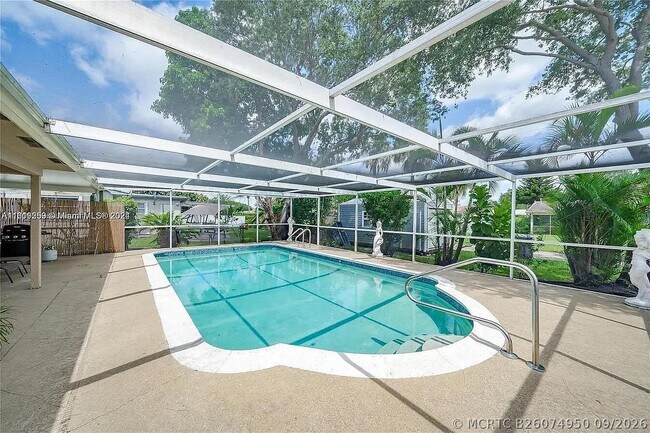 Foto del edificio - 4205 McKinley St