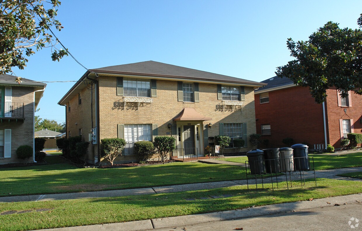 Primary Photo - 4433 Yale St