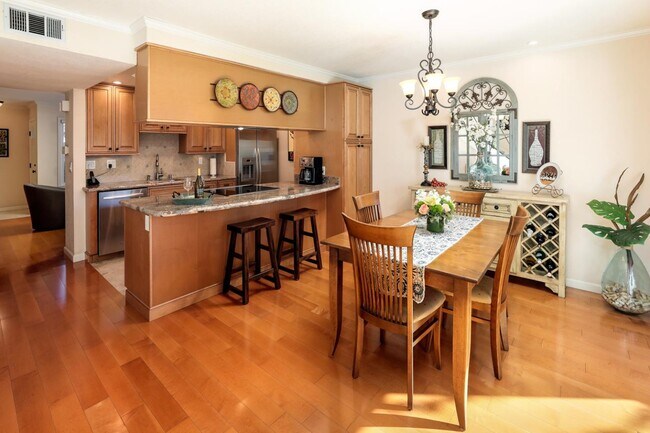 Building Photo - 1248 Crescent Ter