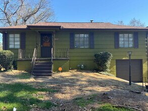 Building Photo - 9705 Red Ln Dr