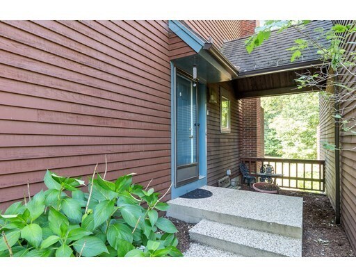 Foto del edificio - 14 Bates Ln