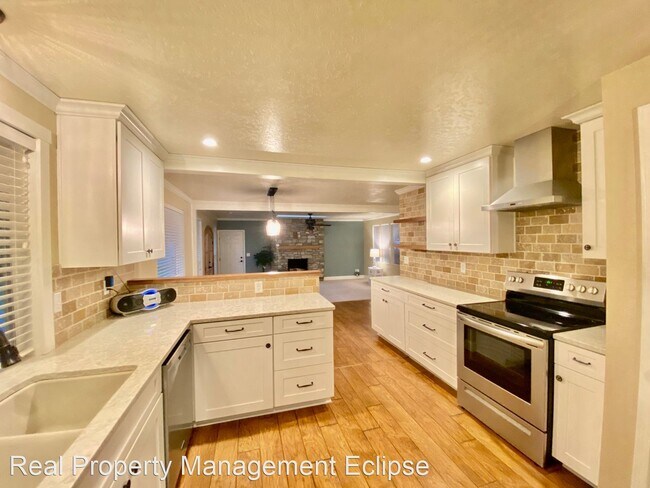 Foto del edificio - 3 br, 2 bath House - 11623 40 Dr. SE