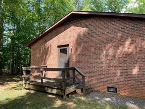 Building Photo - 224 Northwood Dr