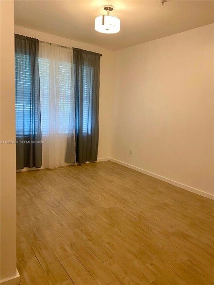 Photo - 1611 Meridian Ave Apartment