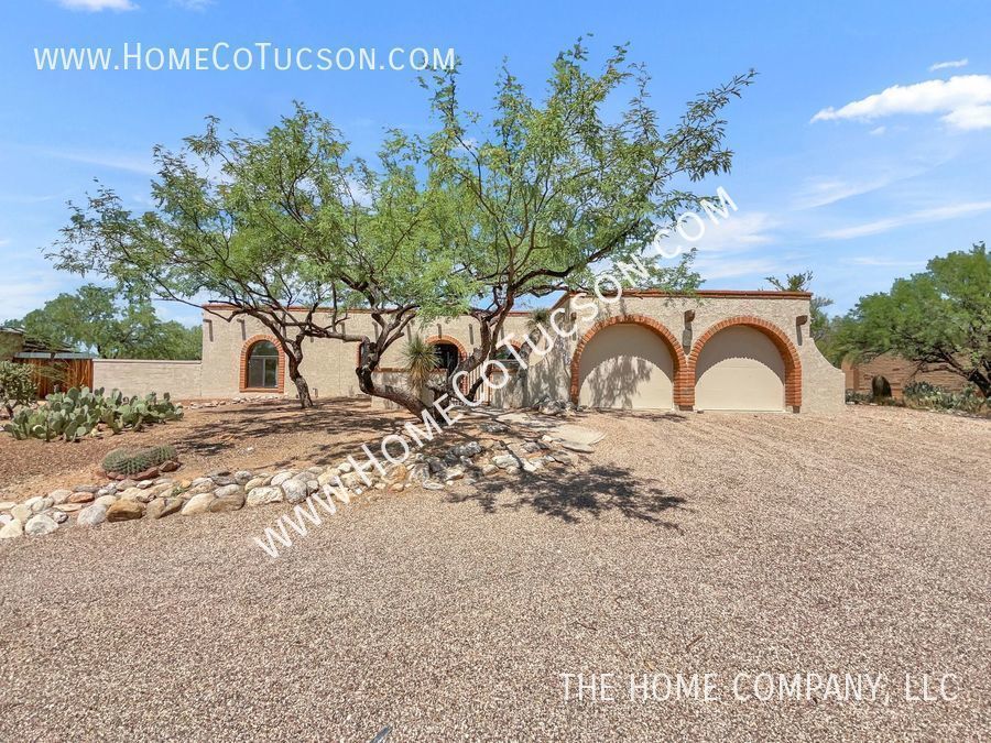 Foto principal - 5243 N Stonehouse Place: Beautiful Home wi...