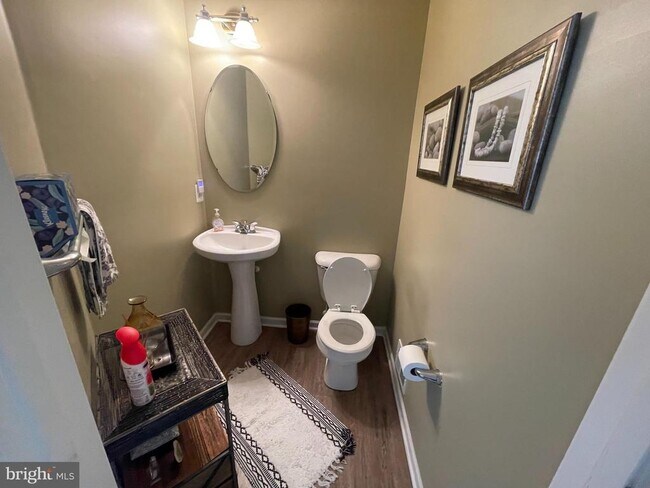 Foto del edificio - 7122 Deep Falls Way